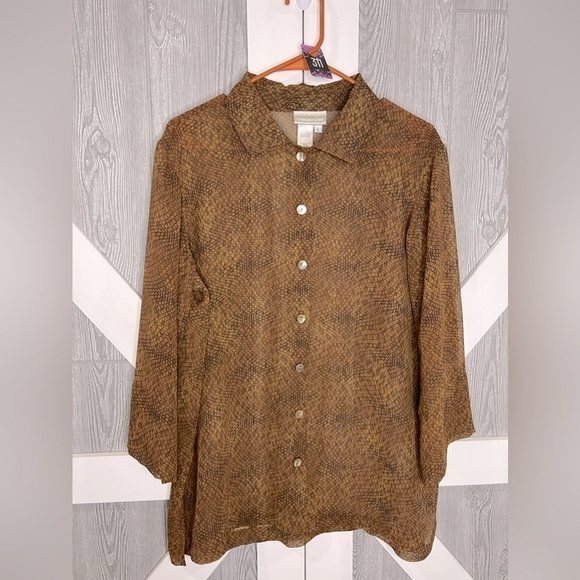 311. Sheer Button Down Blouse LIKE NEW Large - Picture 3 of 7